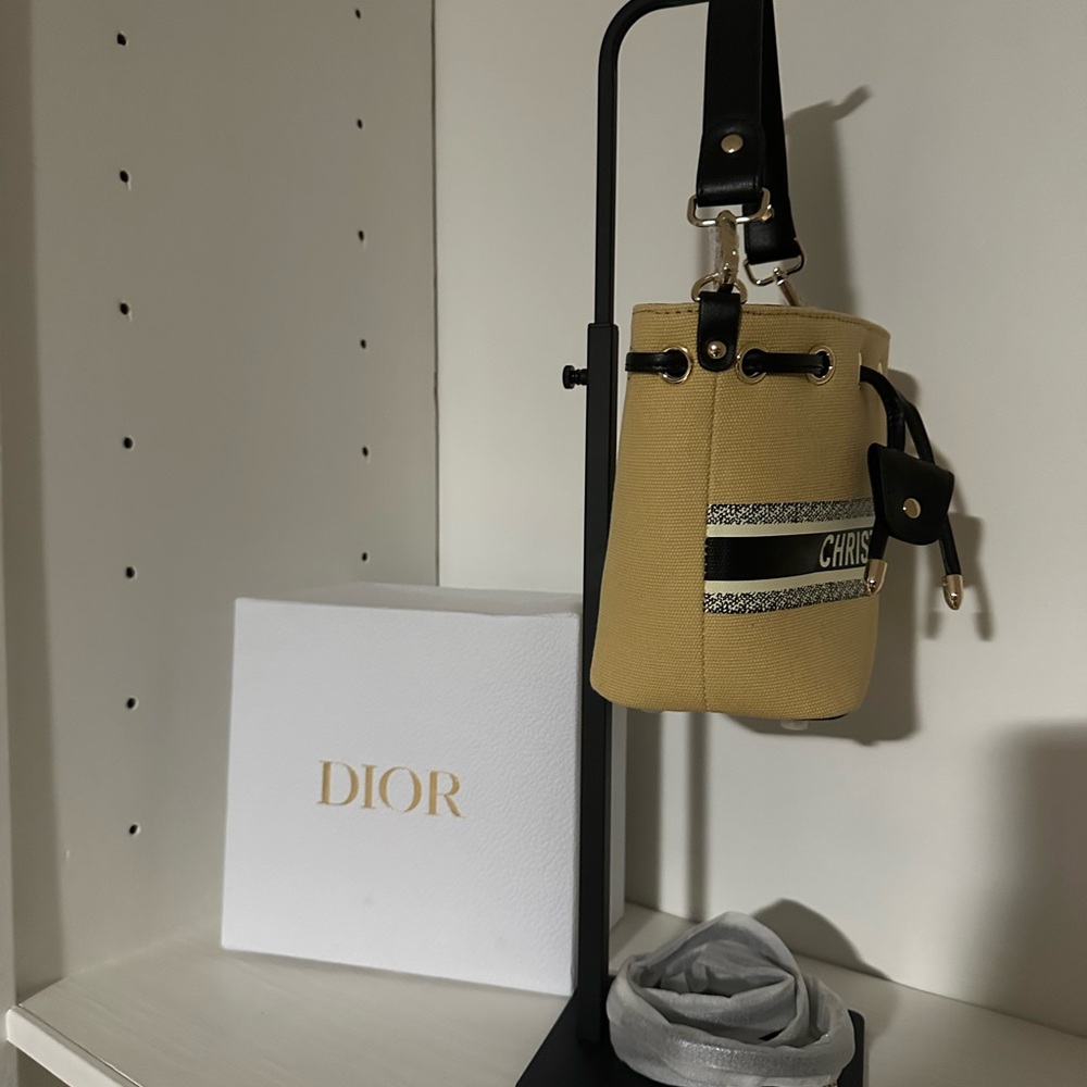 Christian Dior Beauty GWP limited edition small bucket bag. - Picture 2 of 7